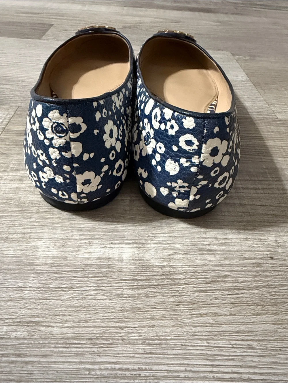 Women’s Tory Burch flats 💙